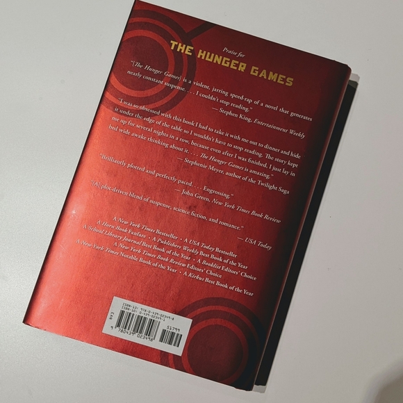 Hunger Games: Catching Fire hardcover novel - Picture 2 of 4